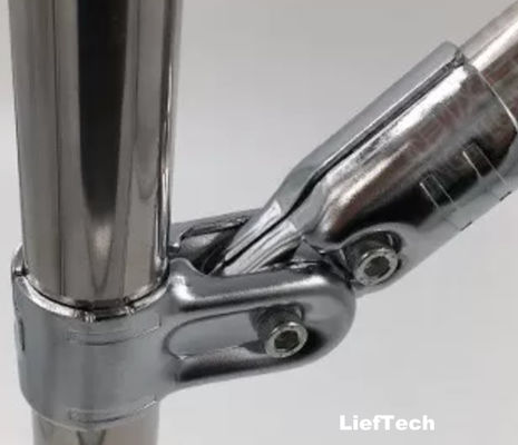 Collegamenti metallici connettori di tubi cromati regolabili a 40 ~ 60 gradi